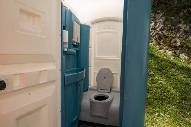 Best Portable restroom solutions  in Tecumseh, MI